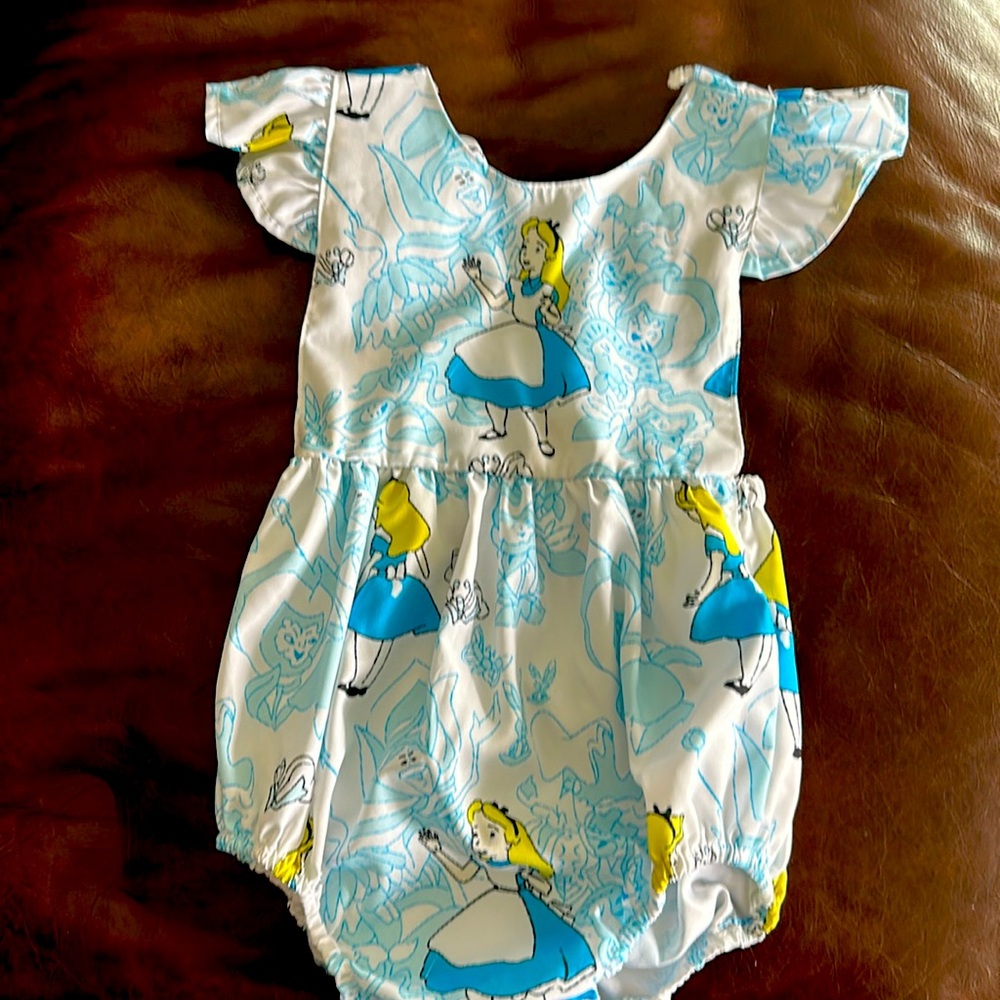 Alice in Wonderland Romper size 100 (2t-3t)
